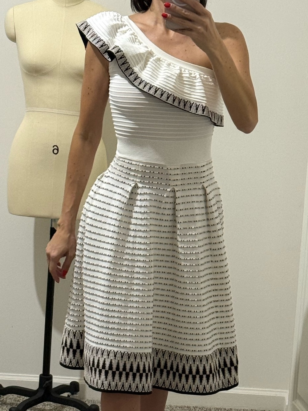 Maje One-Shoulder White Dress with Black Trim Size 1
Offers are welcome.